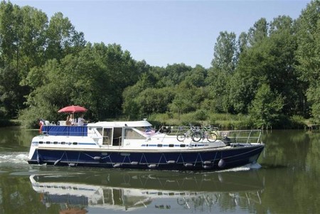 Tarpon 49 Quattro Prestige p Canal du Midi