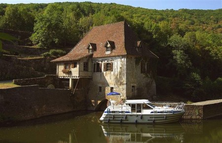 Flodbdssejllads p Lotfloden - tt p Cahors.